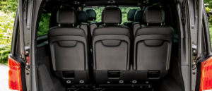 سيارة مع سائق في البوسنة